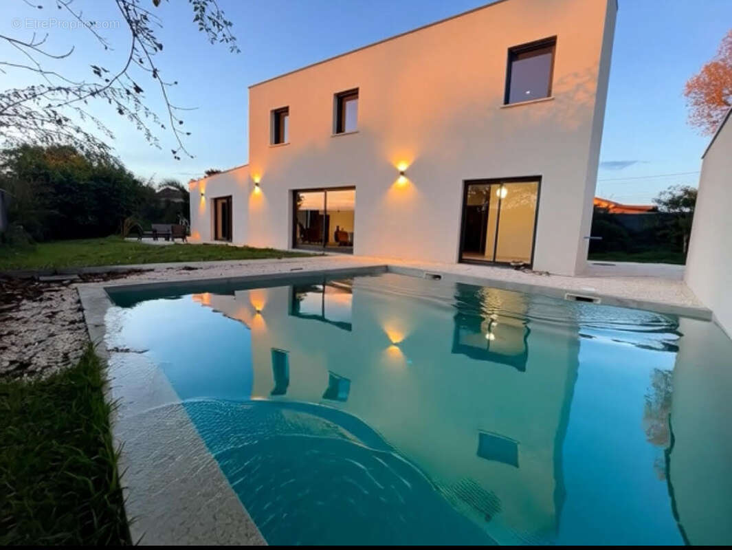 Maison à SAINT-JUST-SAINT-RAMBERT