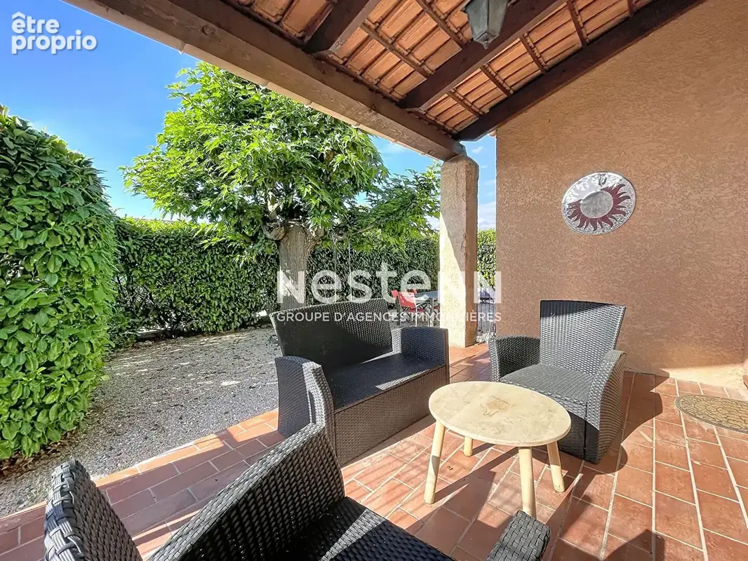 Villa de plain-pied, 3 pièces 2 chambres, jardin, garage et places de parking - photo 2
