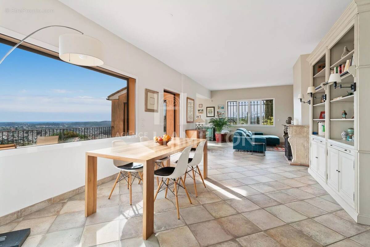 Maison à LA COLLE-SUR-LOUP