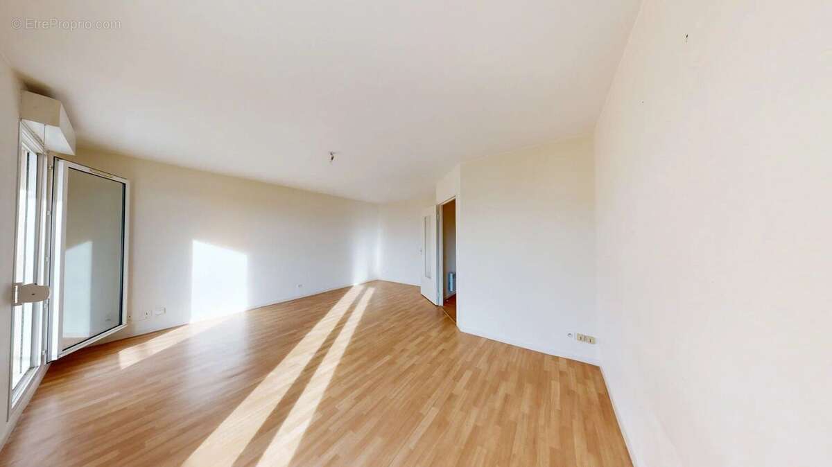 Appartement à MAINVILLIERS