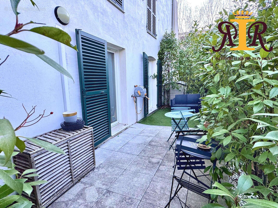 Appartement à CHATEAUNEUF-LE-ROUGE