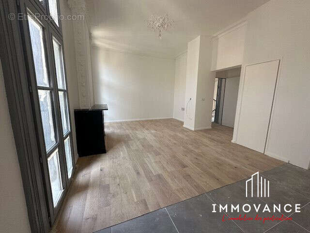 Appartement à VALERGUES