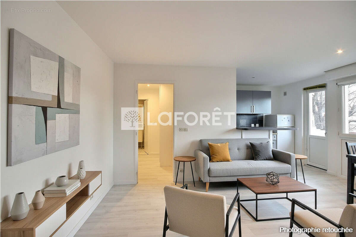 Appartement à COURBEVOIE
