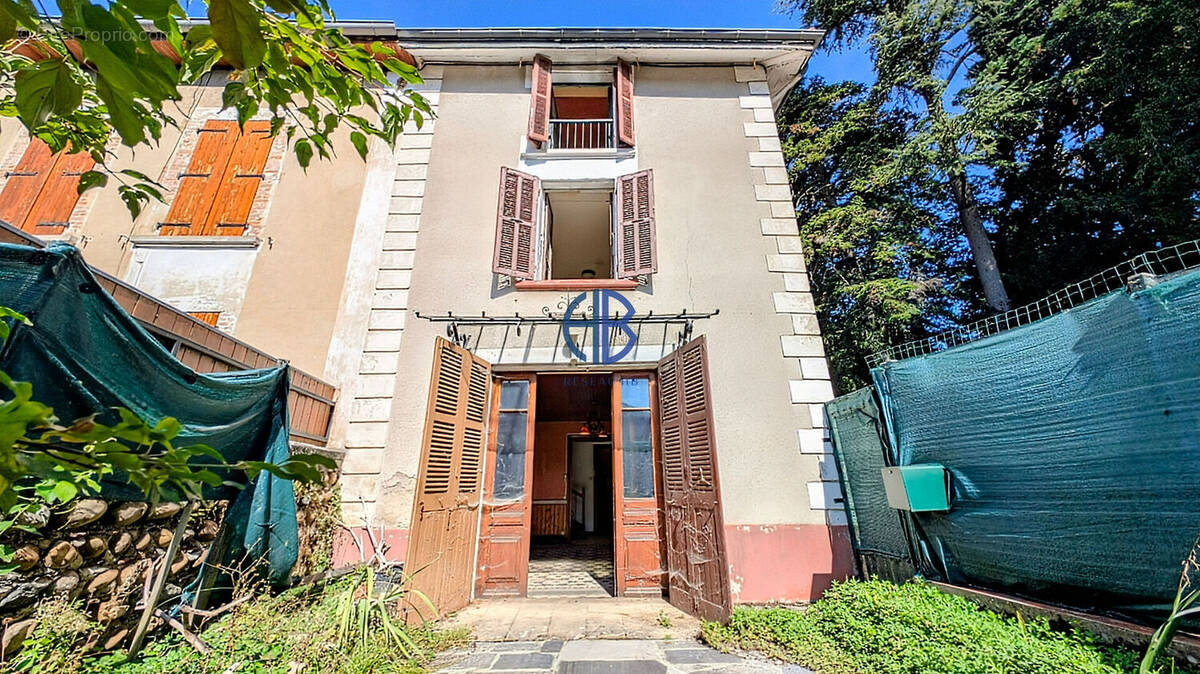 Maison à SAINT-ETIENNE-DE-SAINT-GEOIRS