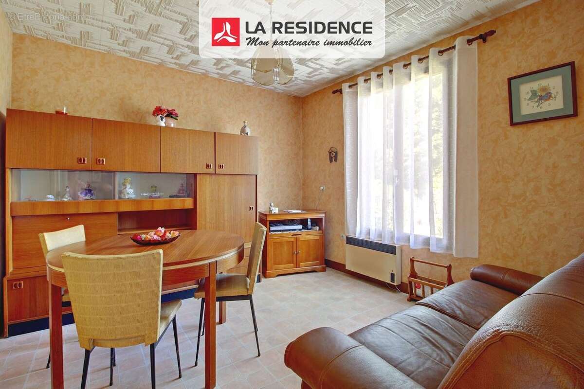 Maison à SAINT-ETIENNE-DU-ROUVRAY