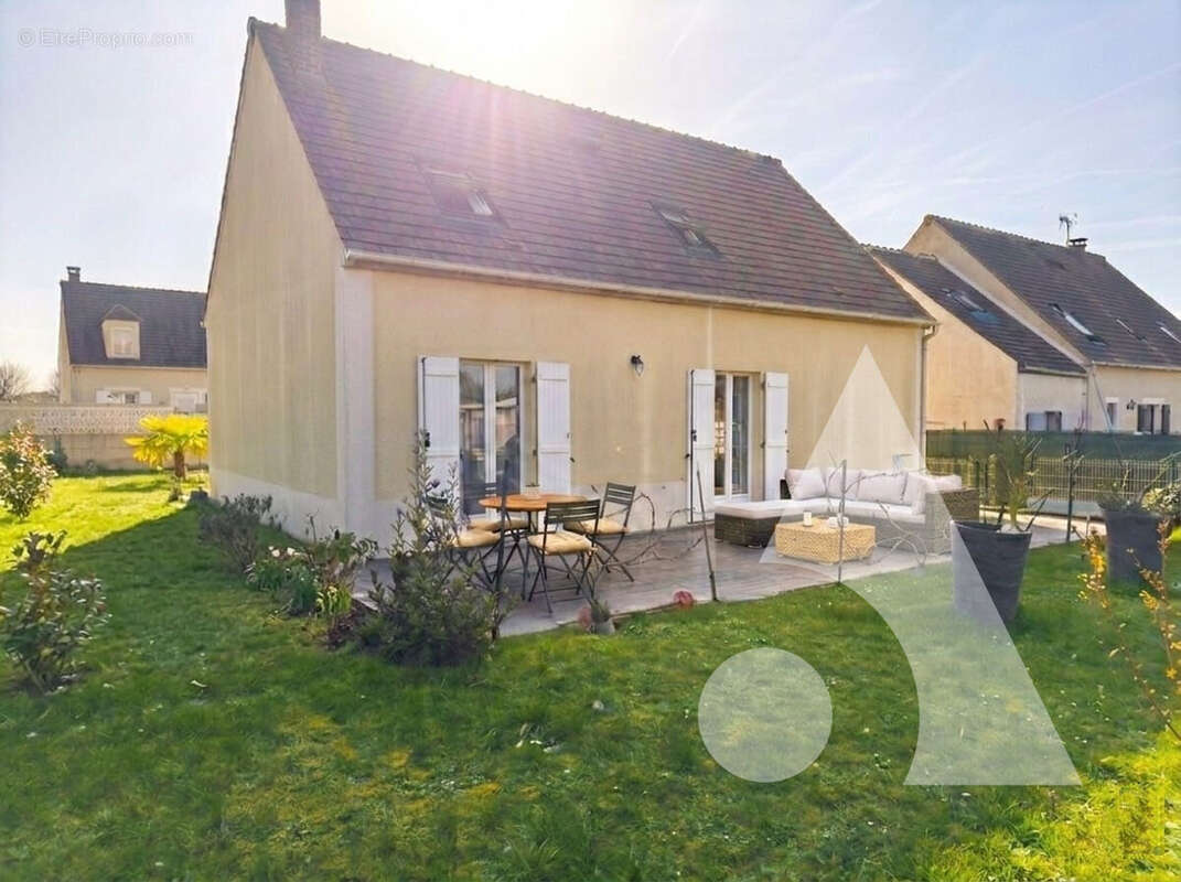 Maison à NANTEUIL-LE-HAUDOUIN