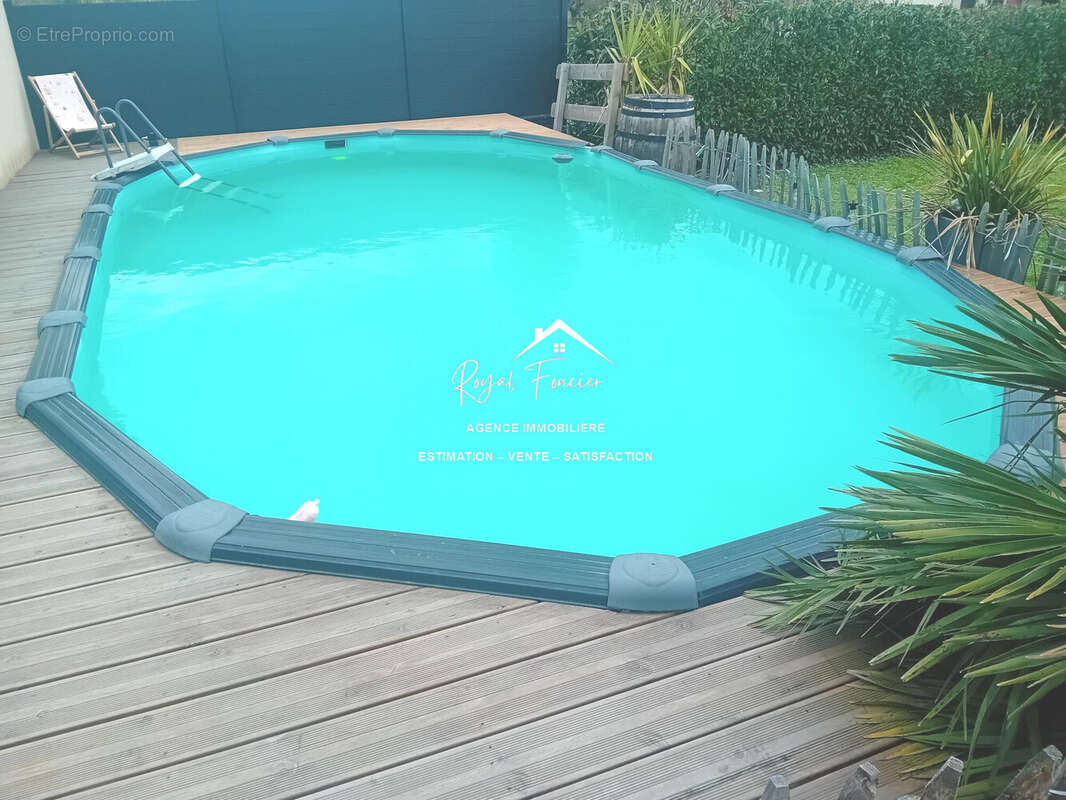 Piscine semi-enterrée, chlore et liner neuf 7 X 3,80 X 1,20 - Maison à SAINTE-MAURE-DE-TOURAINE