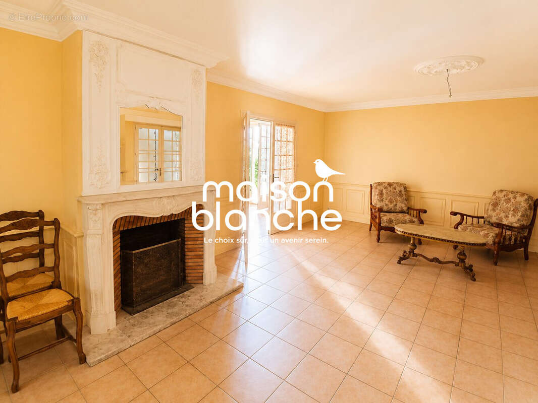 Maison 135 m² à Parthenay  - photo 4