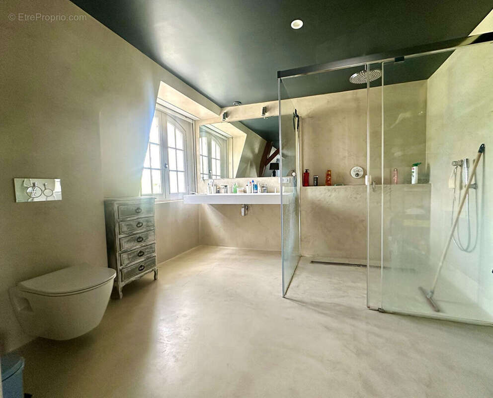 Autre à JOUE-LES-TOURS