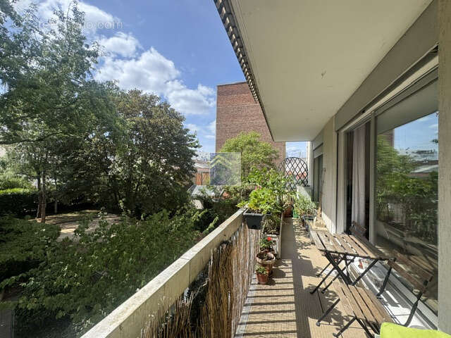 Courbevoie - Bécon - 4 pièces 93m2 - Balcon vue jardin- Parking Double - photo 6