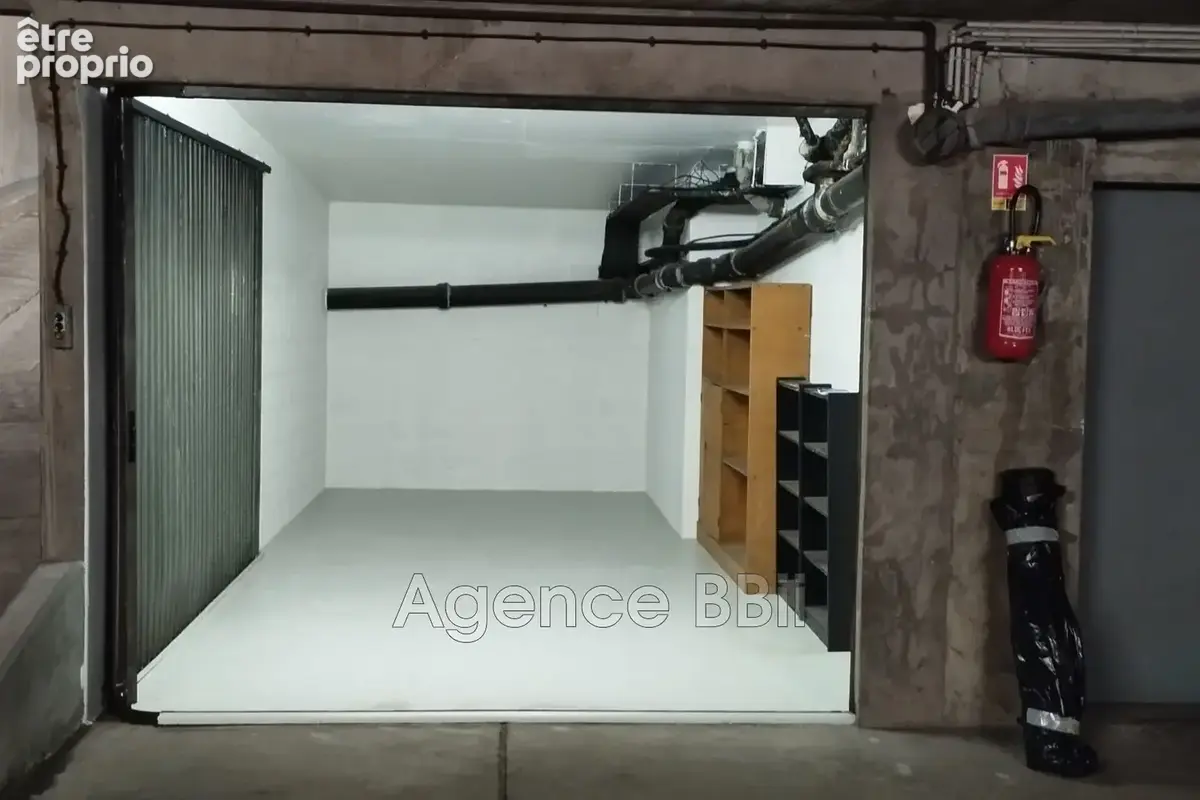 Parking 17 m² à Paris-14e  - photo 2