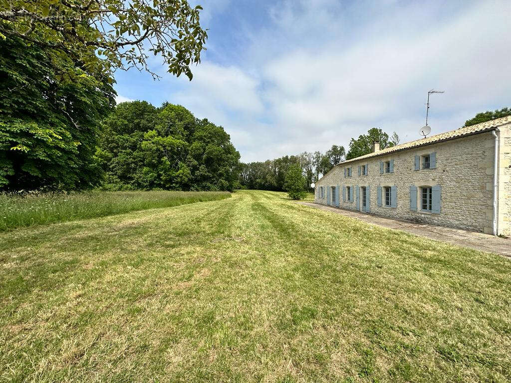 Maison à SAINT-DIZANT-DU-BOIS