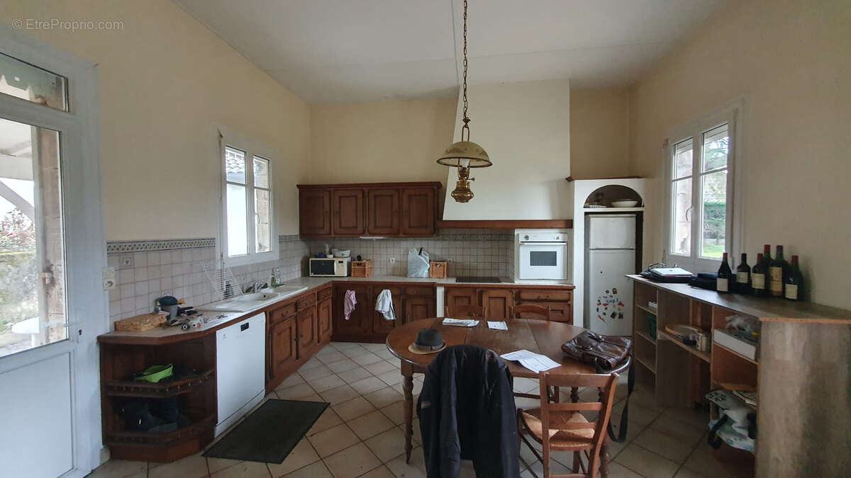 Maison à COUTRAS