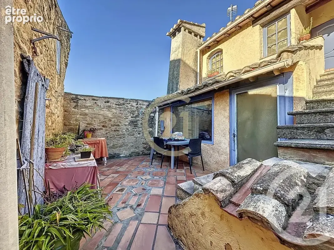 Maison 9 pièces 281 m² à vendre à Uzes (30700) - photo 2