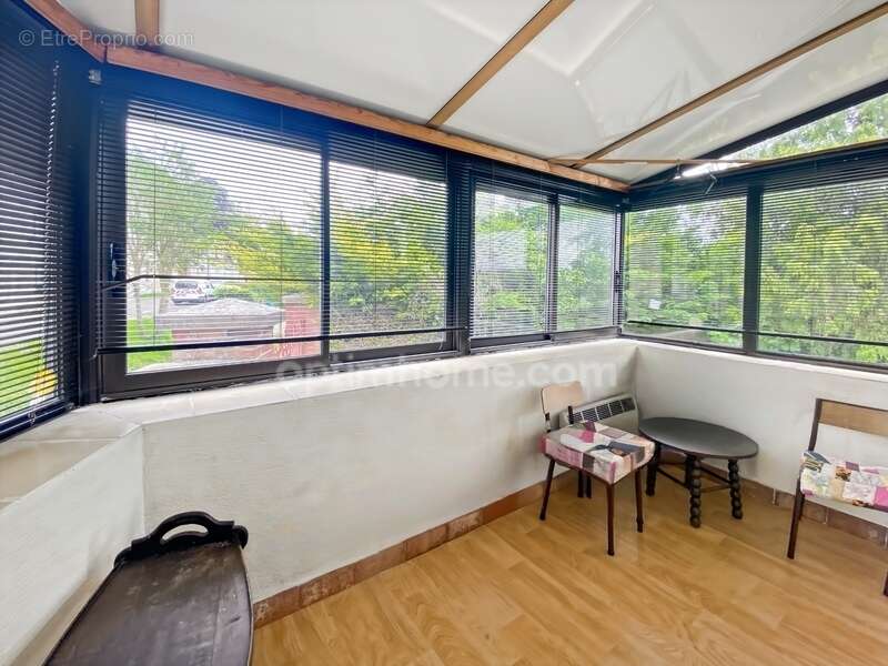 Maison à SERVAL