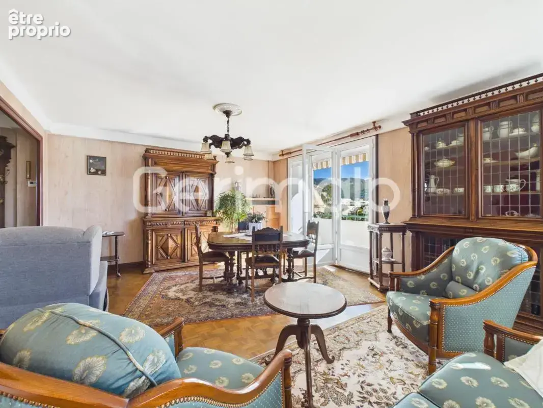 Vente - Appartement - 3 pièces + cuisine - 82,64 m² - 367 500 € - photo 2