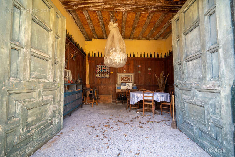 Exceptionnel au coeur de Saumur et des bords de loire une demeure de 375 m² - dépendances - Garages - jardin -1439m² - photo 18