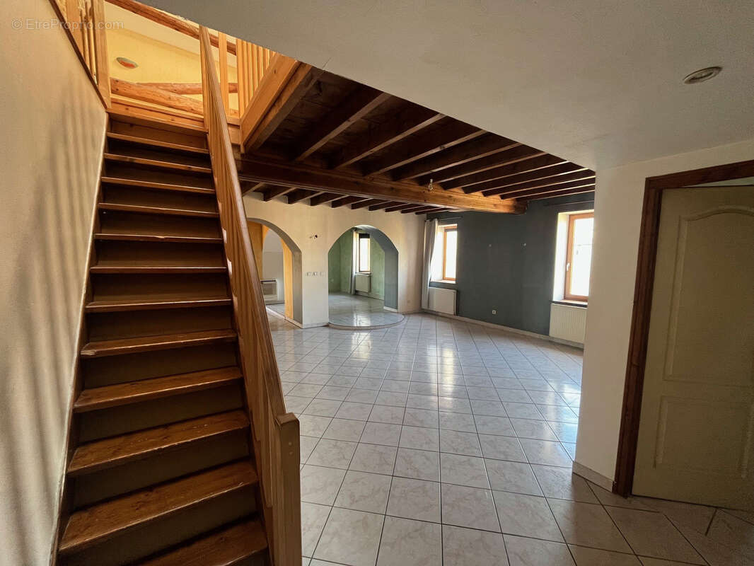 Appartement à LACENAS