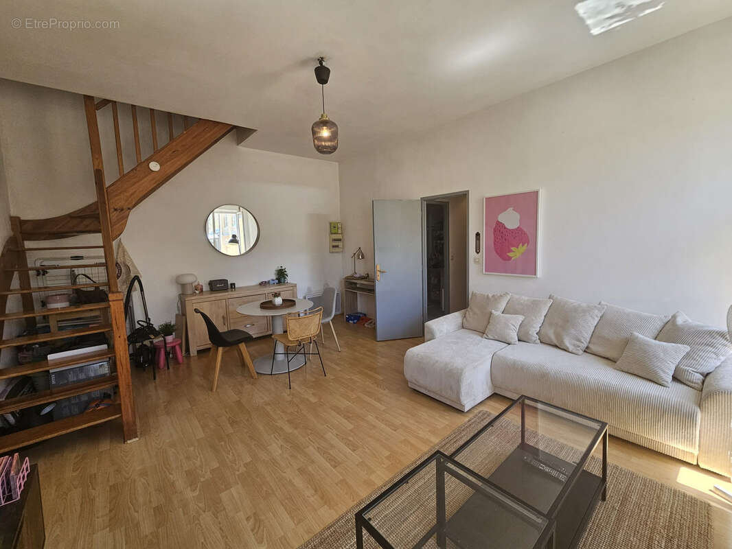 Appartement T3 duplex 47 M2 - Bordeaux PEY BERLAND (rue Castelmoron) - photo 2