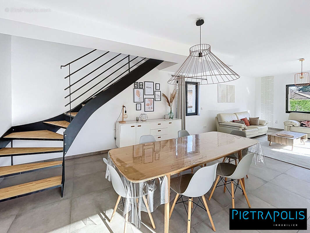 Maison 135 m² à Limas  - photo 9