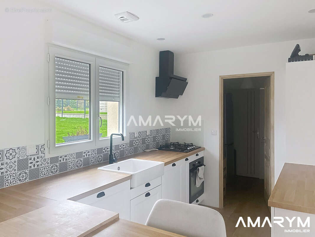 Maison à SAINT-PIERRE-EN-VAL