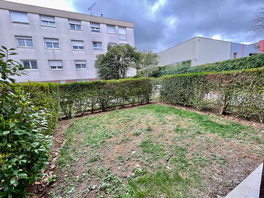 Appartement à LES PAVILLONS-SOUS-BOIS