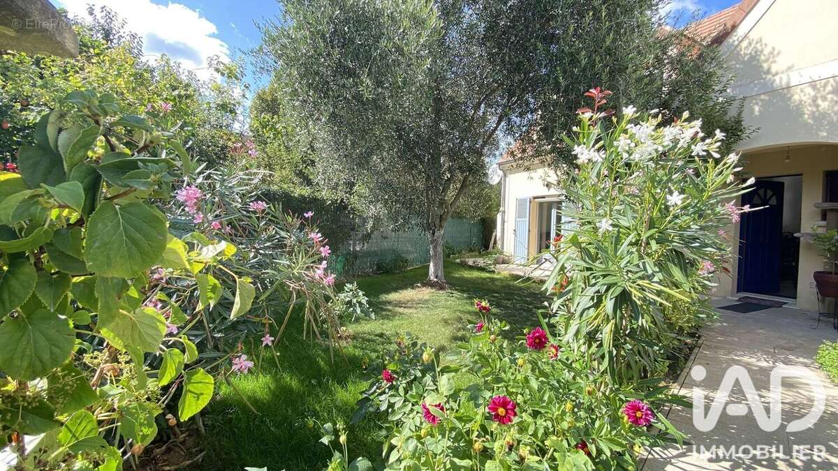 Maison 143 m² à Maurecourt  - photo 2