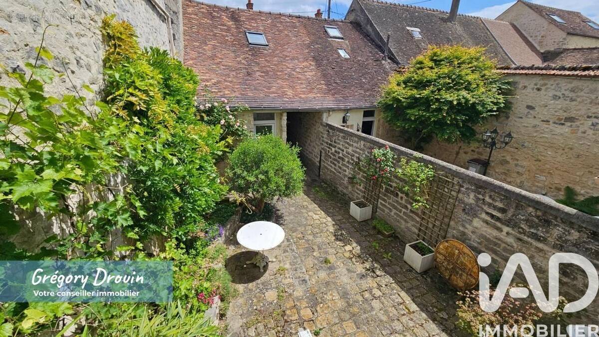Photo 1 - Maison à MILLY-LA-FORET