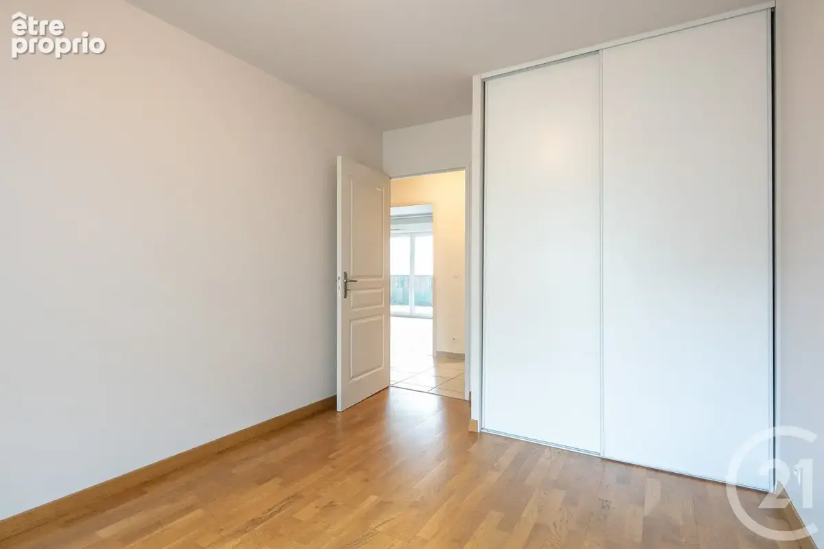 Appartement 4 pièces 84 m² à vendre à La Tronche (38700) - photo 8
