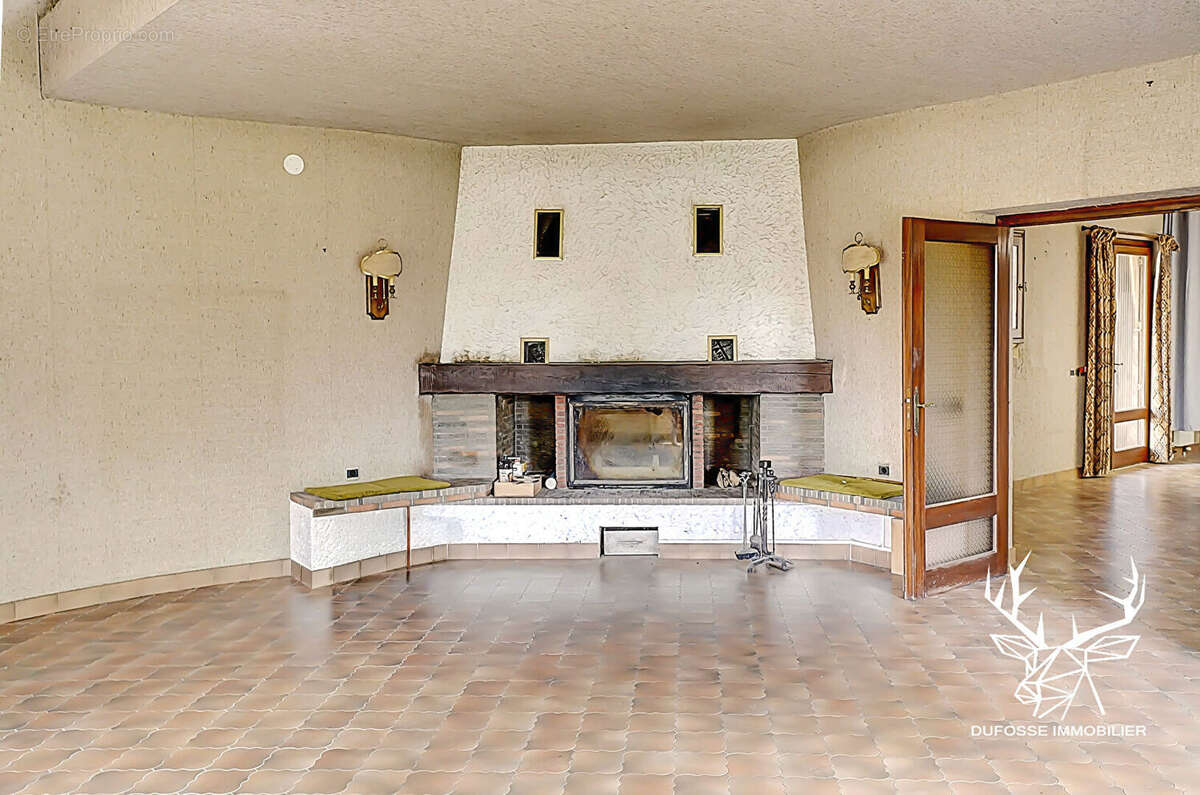 Propriété d'exception 310m² avec piscine et dépendances sur parc de 2ha - photo 8