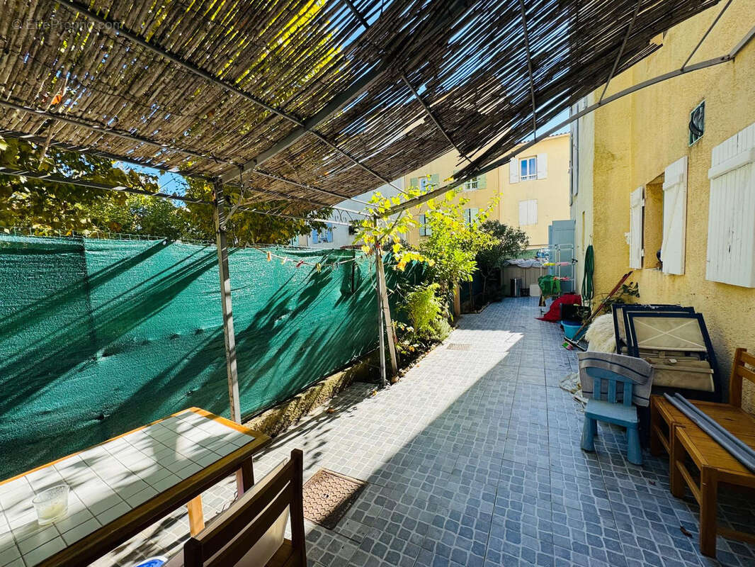 Appartement à COGOLIN