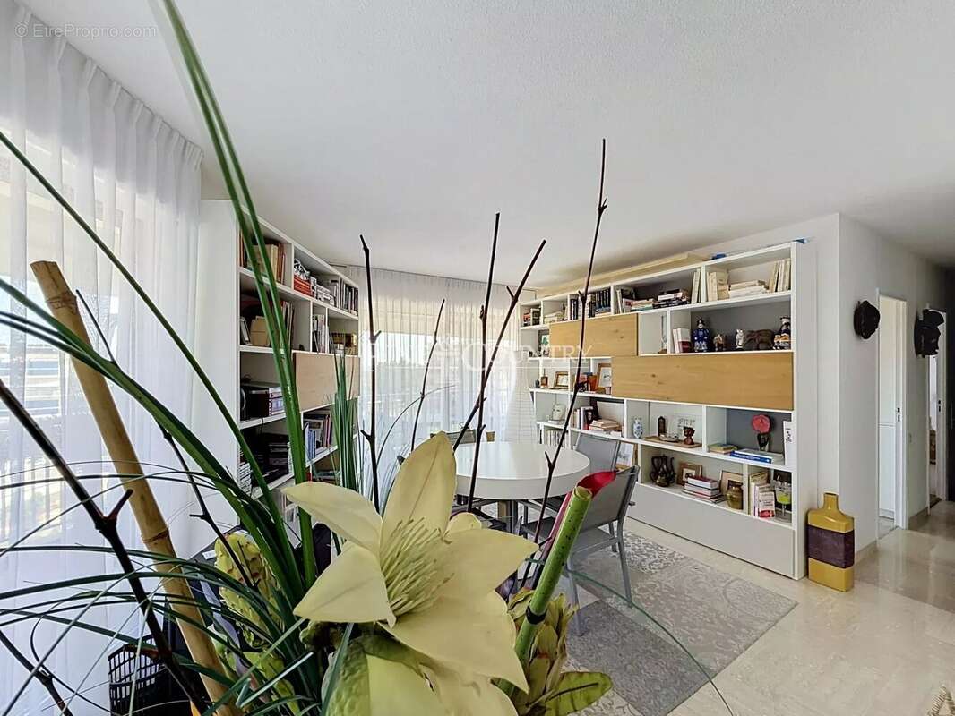 Appartement à MANDELIEU-LA-NAPOULE