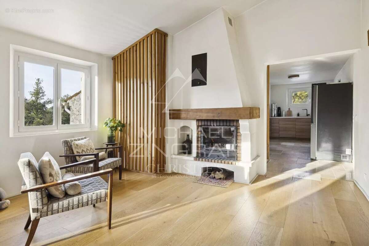 Maison à MANDELIEU-LA-NAPOULE