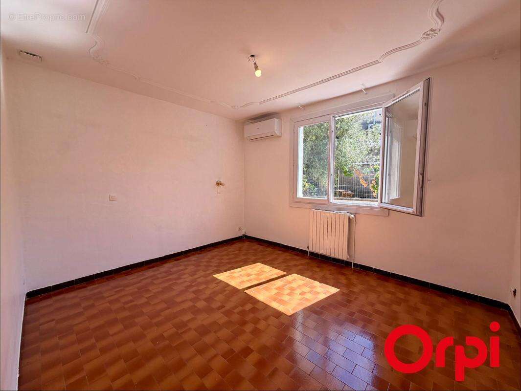 Maison familiale de 190 m² – 4 chambres – jardin 122 m² – garage 35 m² – potentiel 2 logements - la penne-sur-huveaune 13821 - photo 12