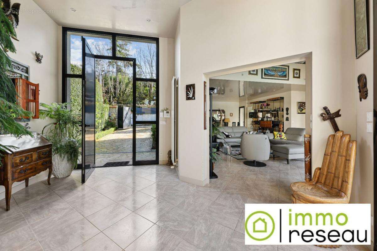 Maison à VILLENEUVE-LE-ROI