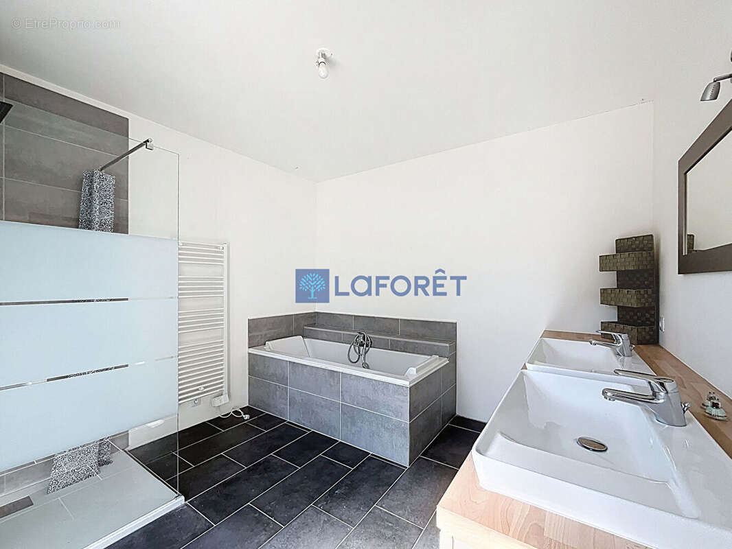 Maison à SAINTRY-SUR-SEINE