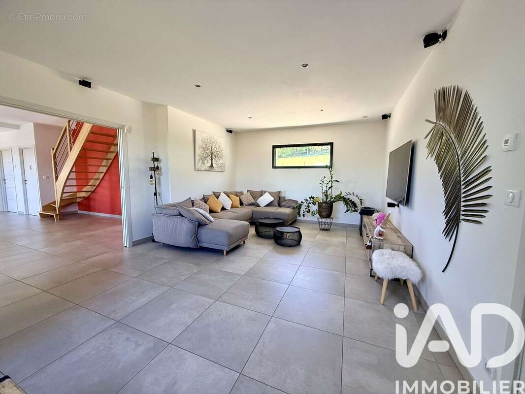 Maison 215 m² à Vouneuil-Sur-Vienne  - photo 7