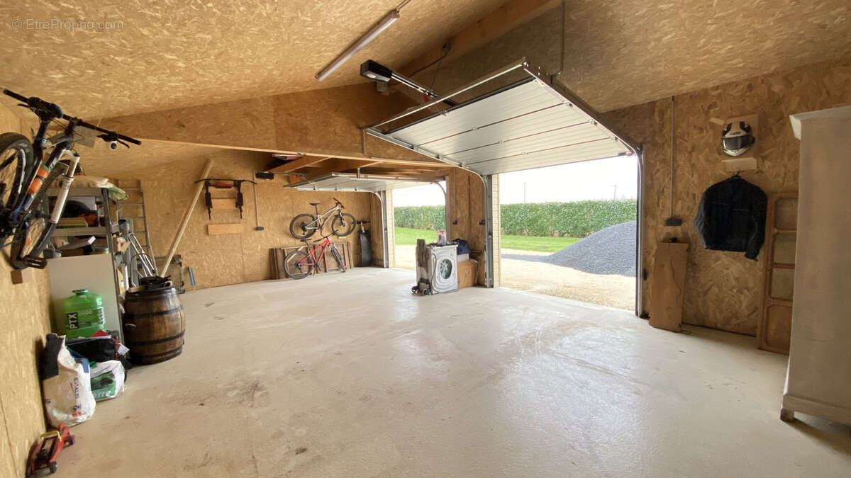 Maison à CHAMPAGNOLLES