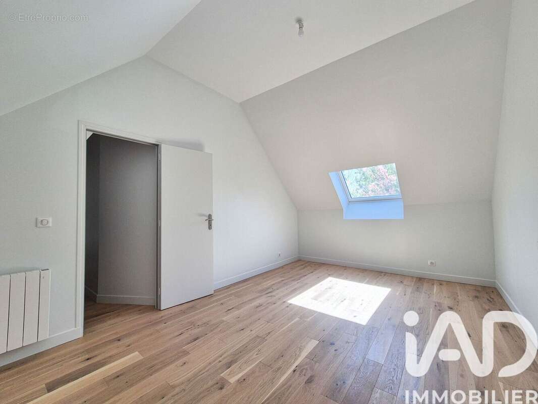 Maison 210 m² à Goussainville  - photo 9