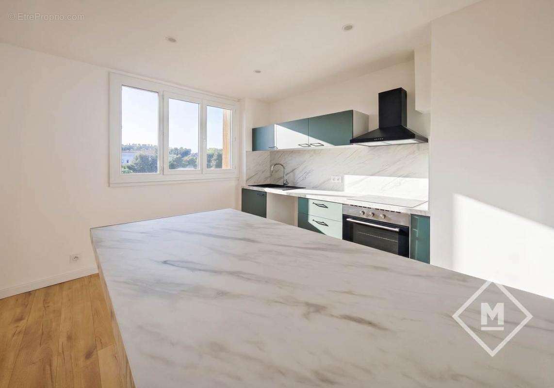 Appartement 3 Pièces Lumineux Dernier Étage Marseille 4ème Quartier Chartreux à 210 000€ FAI - photo 5