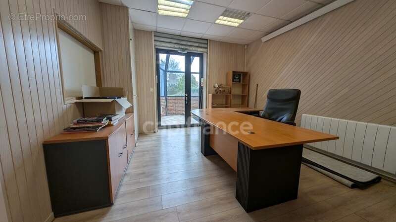 À vendre – Local d’activité/entrepôt 1460m2- Terrain 5738m2 - Proche RN12 - photo 10