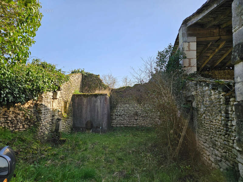 Maison à SAINT-DIZANT-DU-GUA