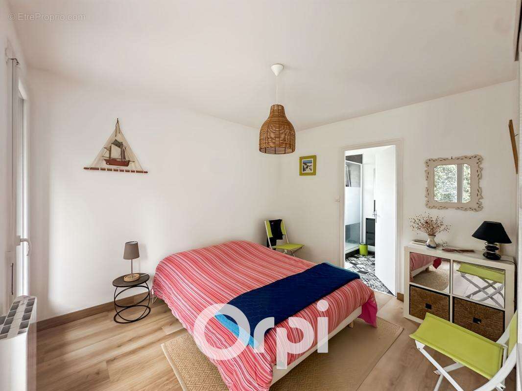 A Vendre à Jard-sur-Mer - Appartement 50 m²  À deux pas du centre ville et de la plage - photo 6