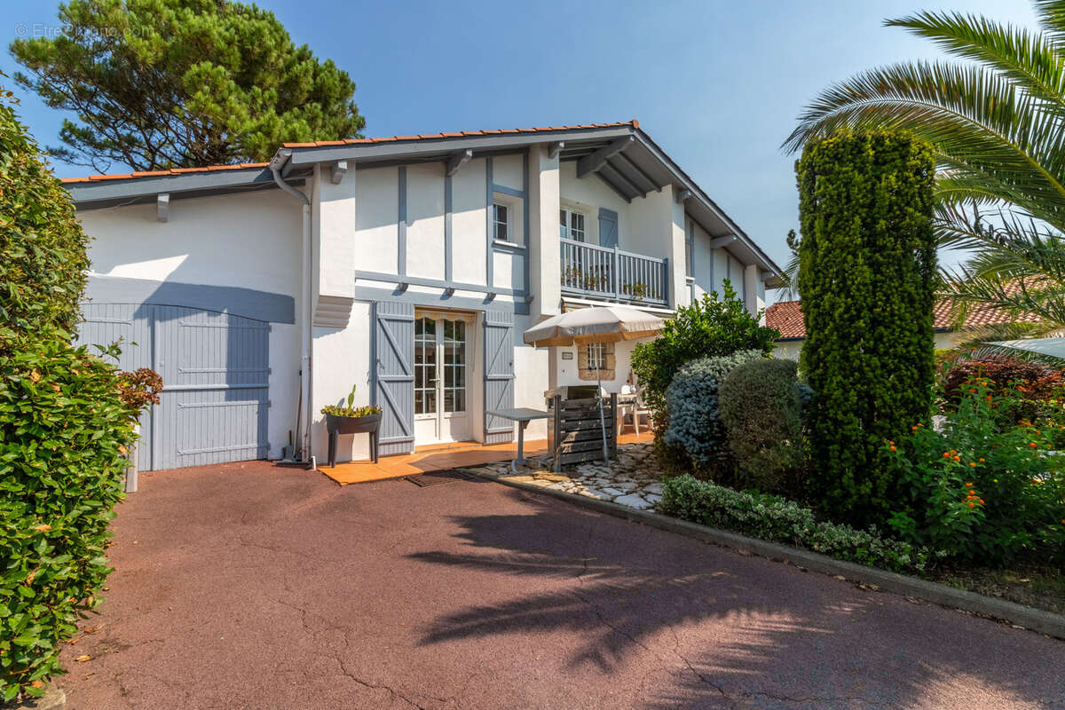 BIDART - PLATEAU - Maison familiale avec jardin arboré - photo 19
