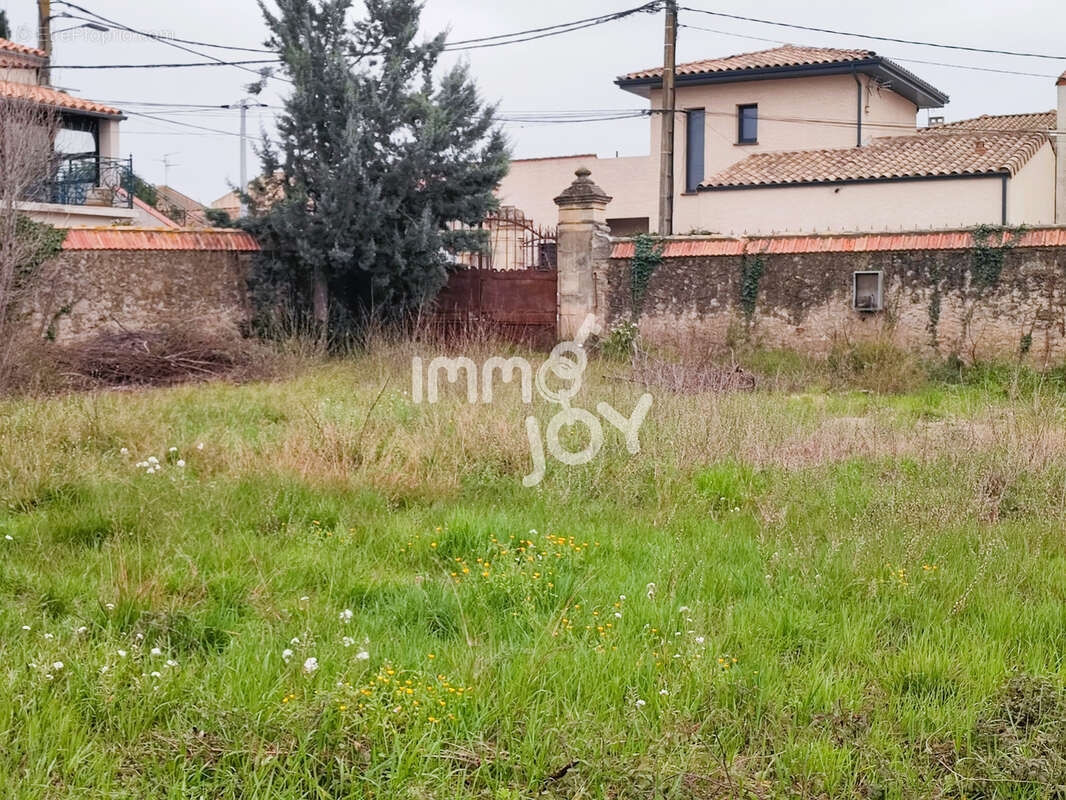 Terrain à SAINT-MARCEL-SUR-AUDE