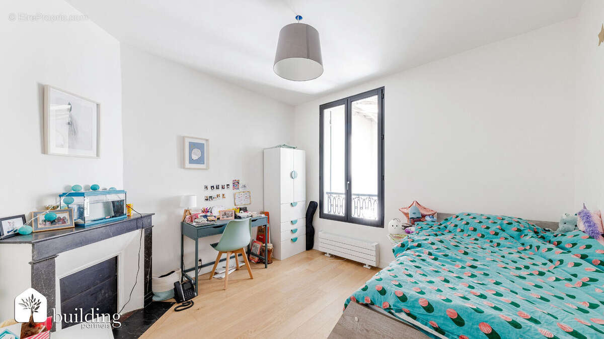 À vendre - Levallois-Perret Parc des 5 Continents - Maison ancienne rénovée avec terrasses de 139 m² - photo 16