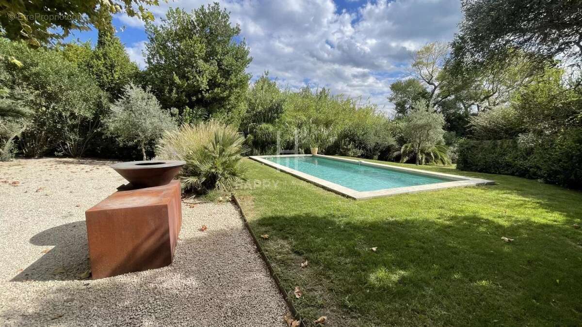 Maison à MAUSSANE-LES-ALPILLES