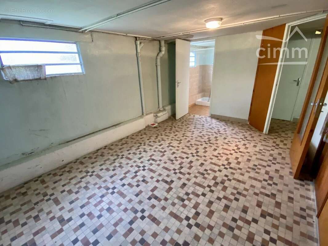 Maison à MONTROND-LES-BAINS