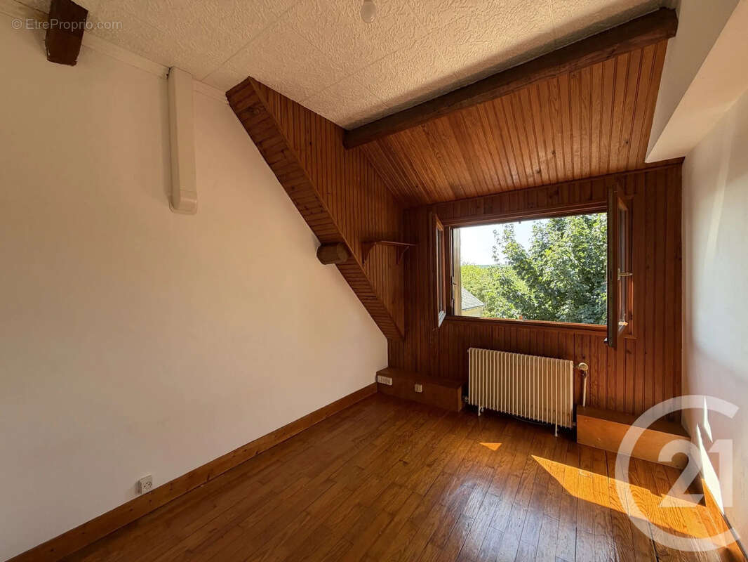 Maison 99 m² à Saint-Denis-Les-Ponts  - photo 10