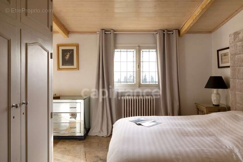 Propriete à vendre 6 pièces GOURDON (06), vue mer, jardin de 6000 m², garage - photo 16